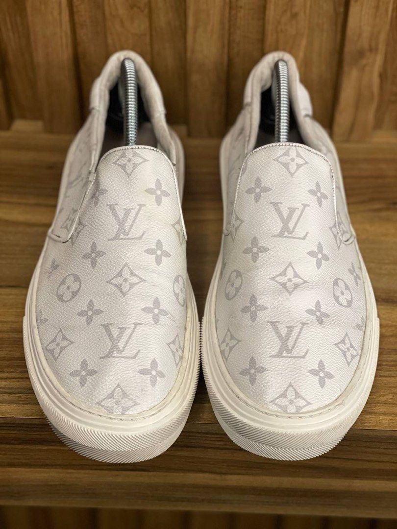 Lv 2025 slip ons