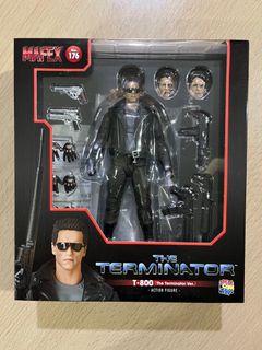 MAFEX No. 176 The Terminator T-800 Action Figure