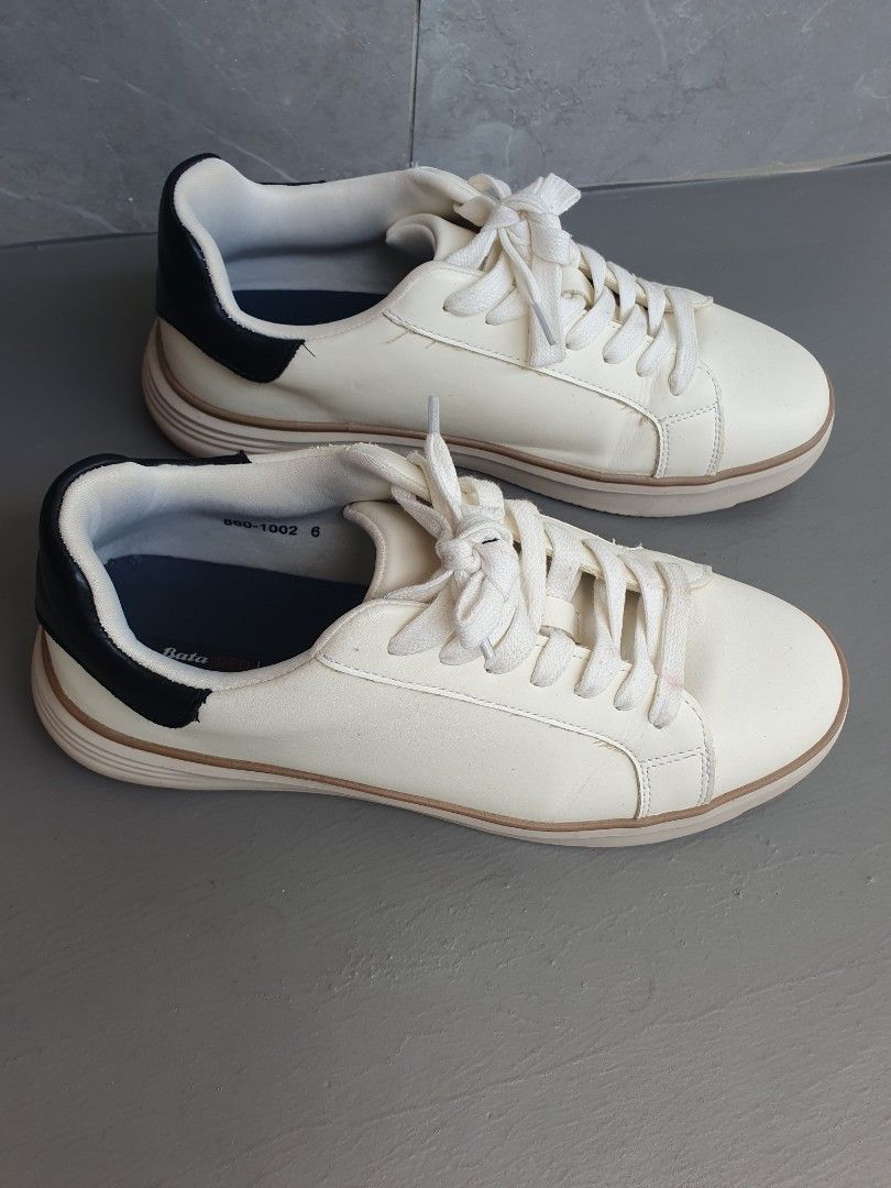 Men White Sneakers Men s Fashion Footwear Sneakers on Carousell