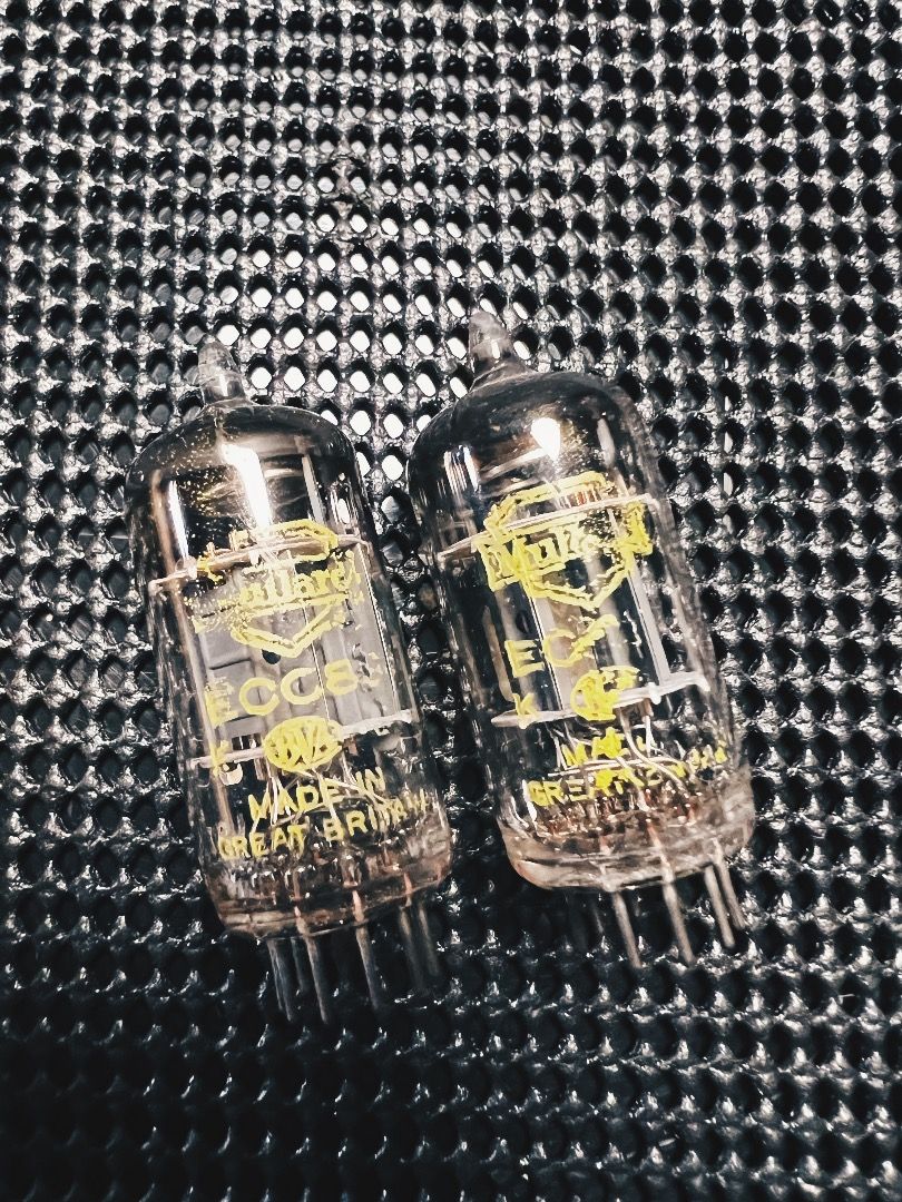Millard ECC83 （分類：其他音響配件及設備）位於 Hong Kong。 由 j1c0minus10 提交（商品編號 1274698997，圖片 1）。簡介： Mullard黃盾ECC83 12AX7 有原裝盒說明書 彩虹MTR交收。