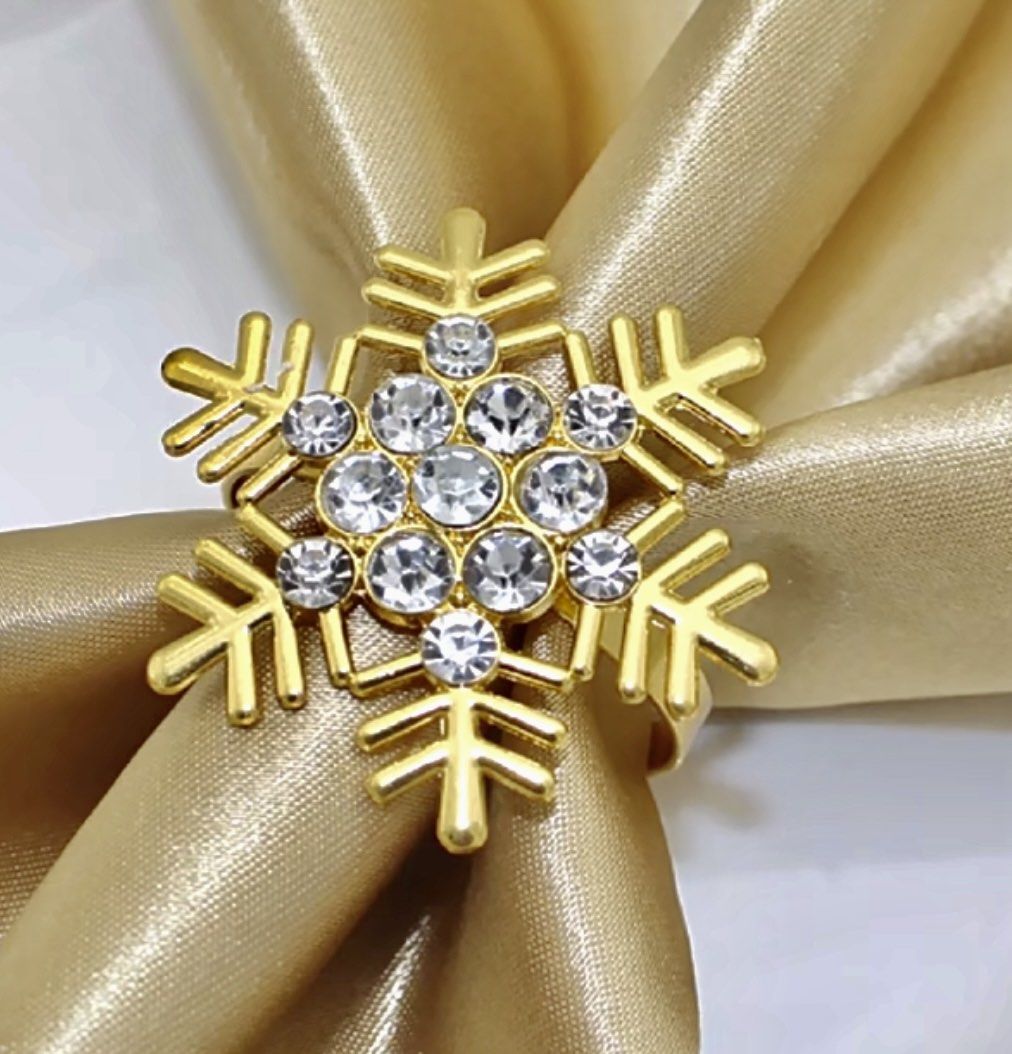 Gold coloured outlet napkin rings