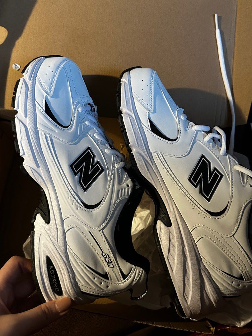 White tennis shoes new balance hot sale