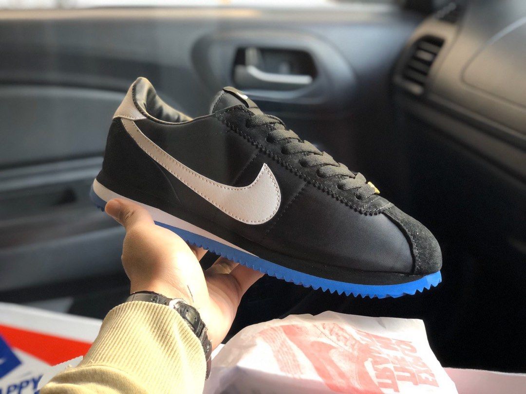 Nike cortez store compton on feet