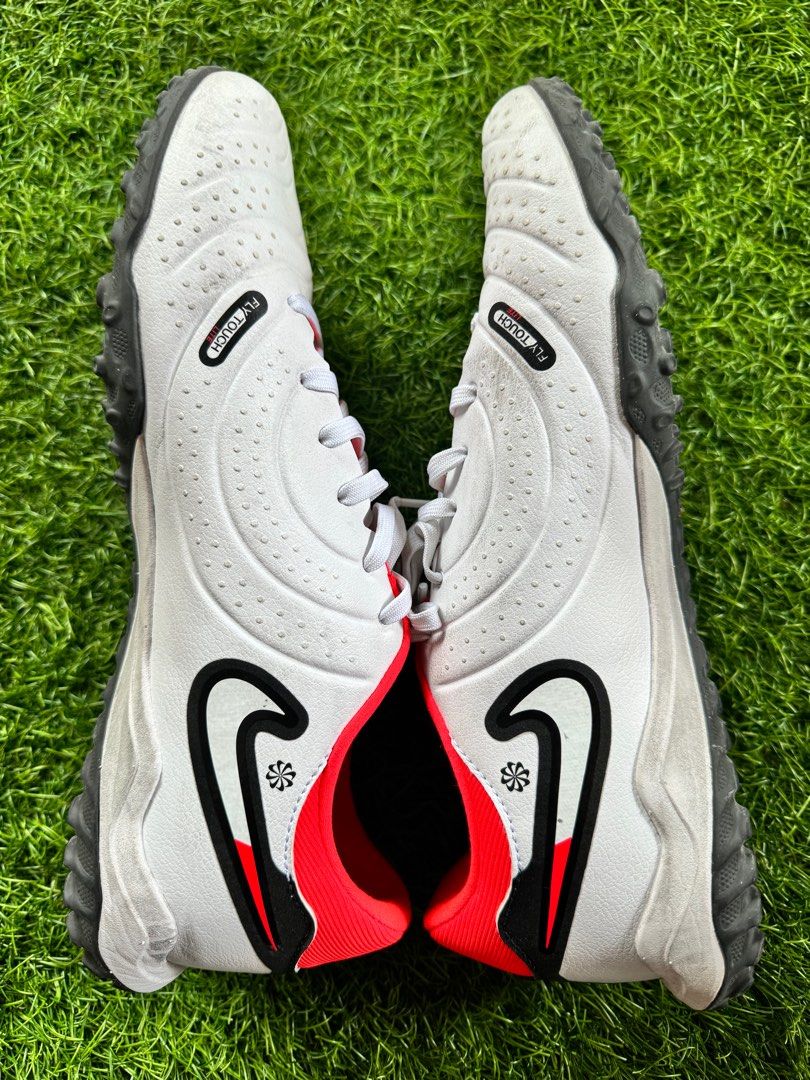 Nike indoor football boots US8.5 Sports Equipment Sports Games Racket Ball Sports on Carousell