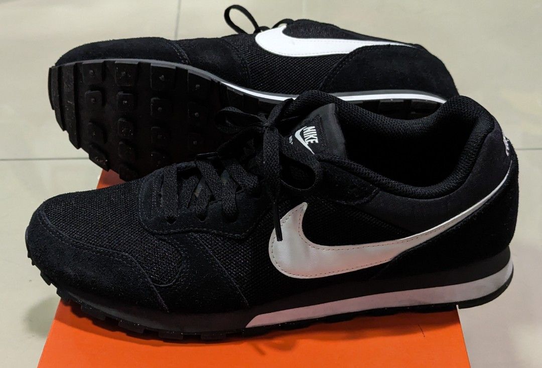 Nike md runner 2 on feet store