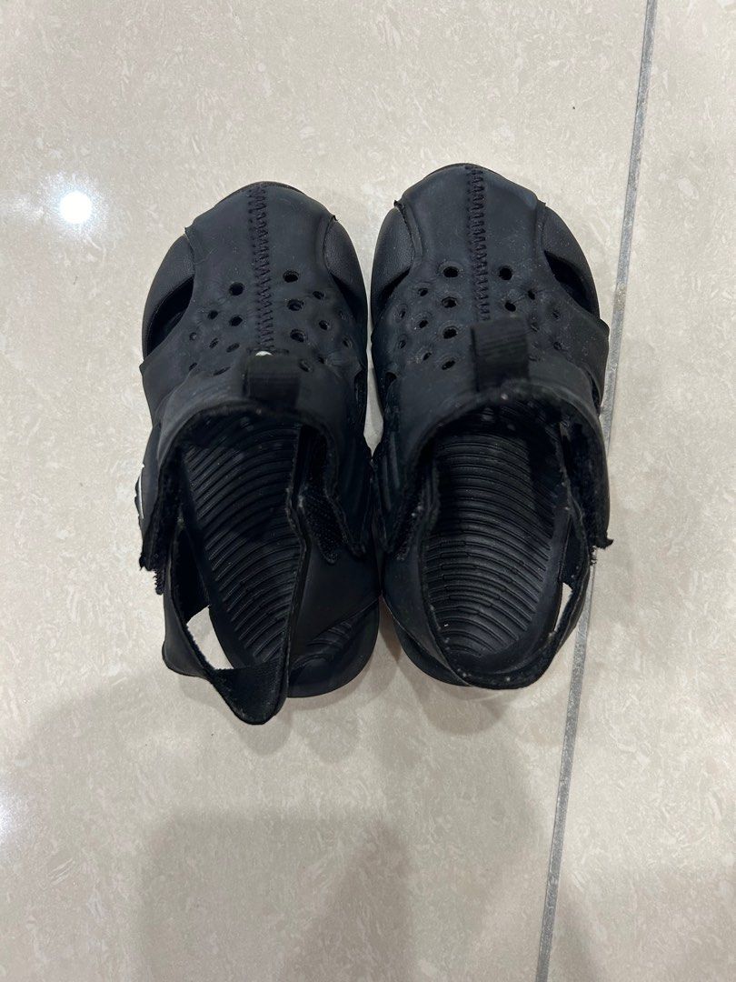 Nike sunray sandals sales size 5