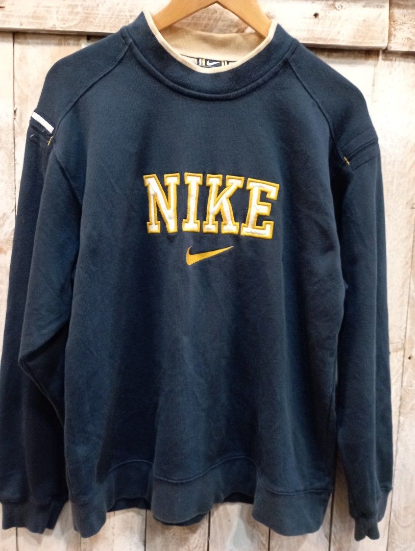 Nike Sweatshirts Men s Fashion Activewear on Carousell