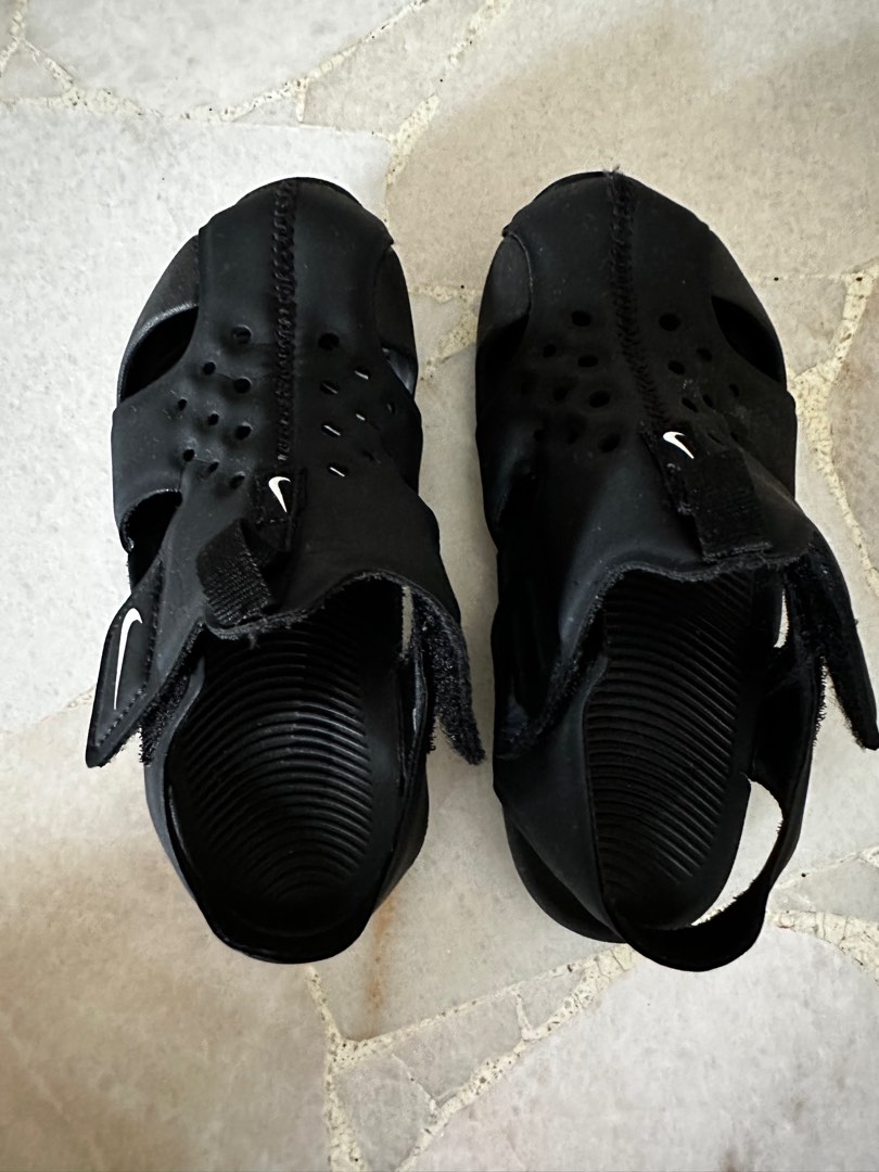 nike velcro sandals