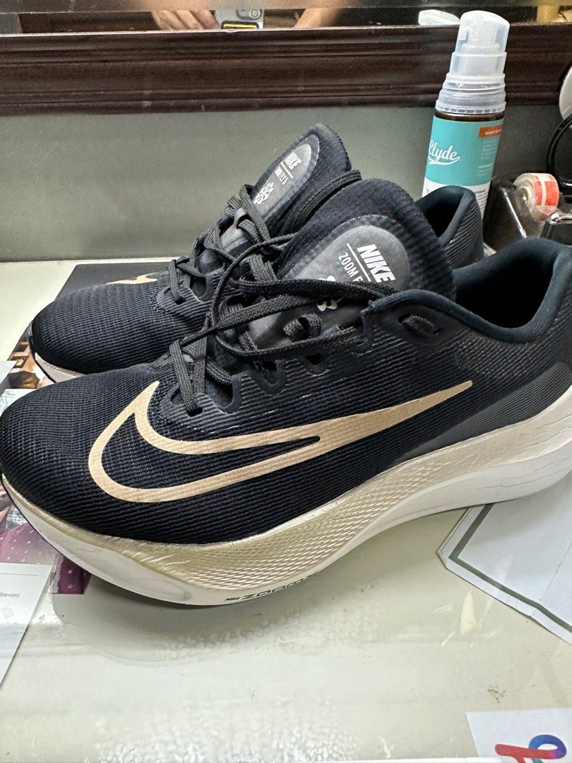 Nike sales zoom f