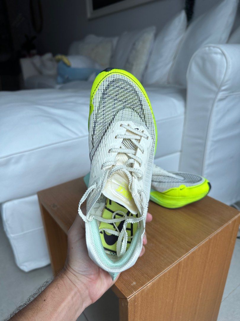 Nike zoomx vaporfly deals next size 7.5