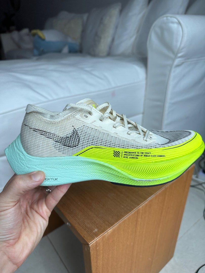 Nike zoomx vaporfly next size 7.5 clearance