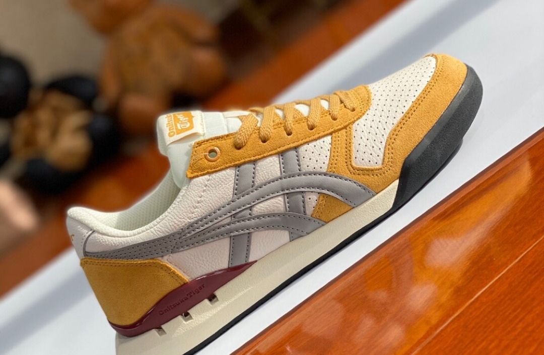 Onitsuka Tiger Ultimate 81 EX