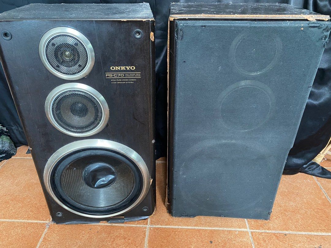 Onkyo speakers (Category: Soundbars, Speakers & Amplifiers) located in Cainta. Submitted by grailfinders (Listing ID 1274715934, Image 1). Description: 3k each all working .
