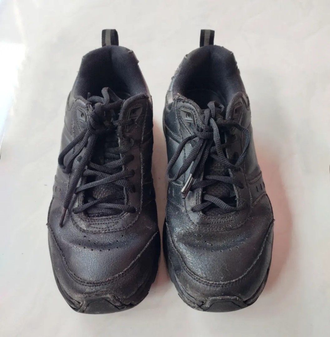 Skechers haniger black store