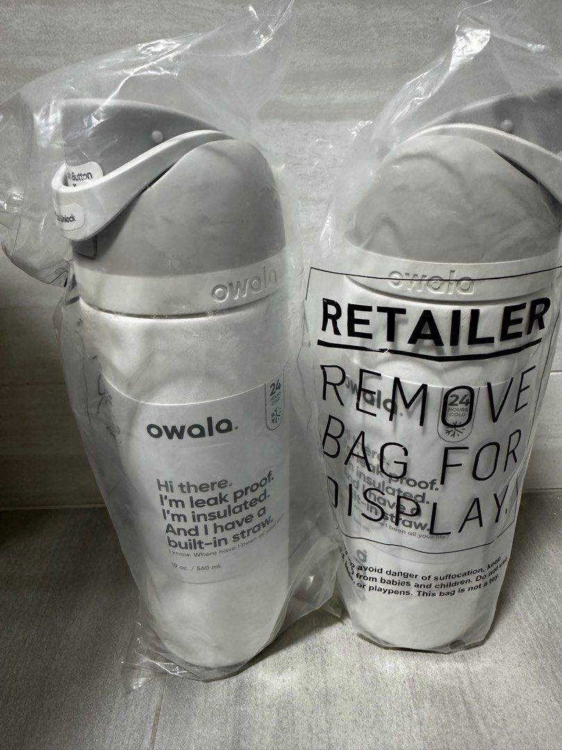 Owala Freesip in 24 oz Neo Sage, Furniture & Home Living, Kitchenware &  Tableware, Water Bottles & Tumblers on Carousell