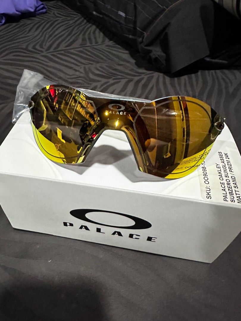 Palace oakley deals eye jacket