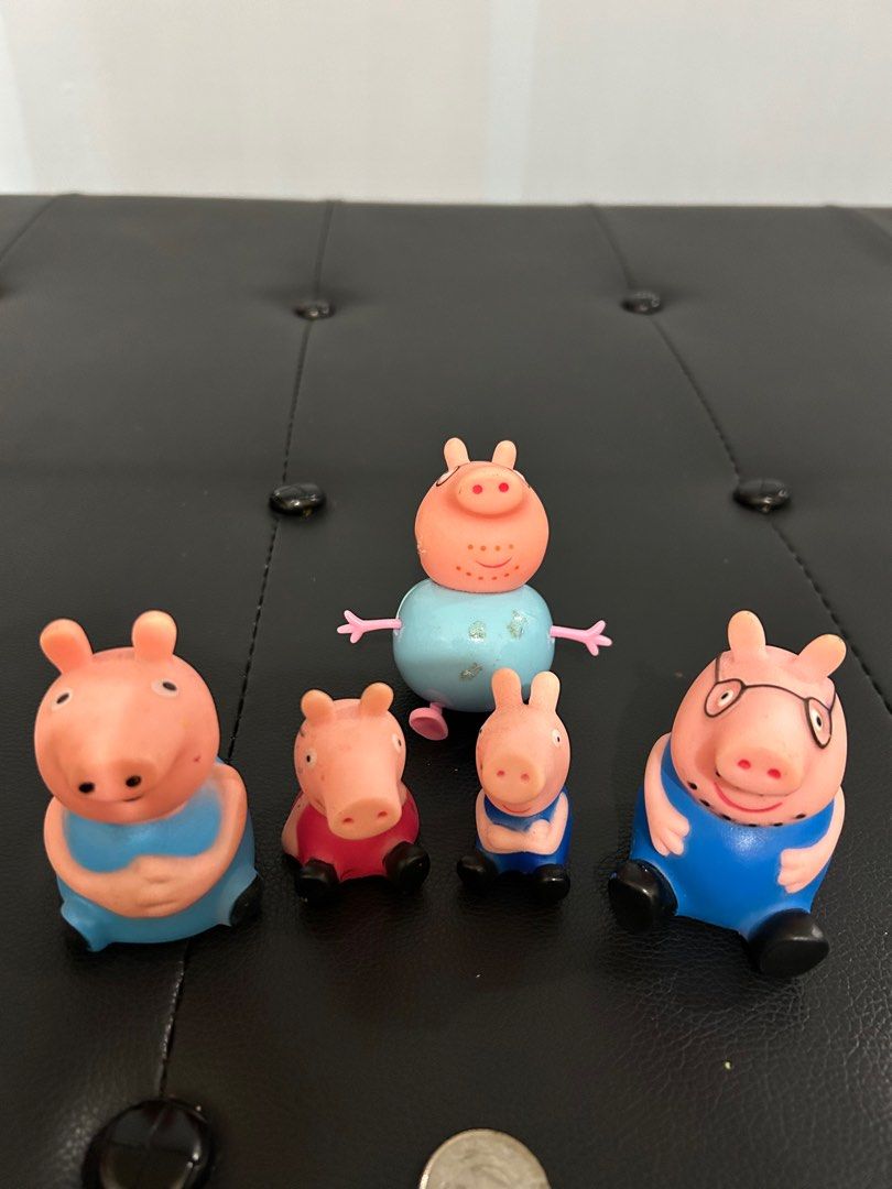 Peppa Pig set (Category: Babies & Kids Fashion) located in Manila. Submitted by chen_clybelles (Listing ID 1274776888, Image 1). Description: Take all..