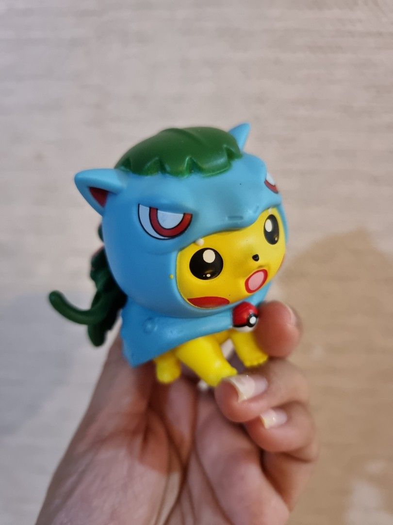 Pikachu x Bulbasaur Pokemon Figurine pokemon, Hobbies & Toys, Toys & Games on Carousell