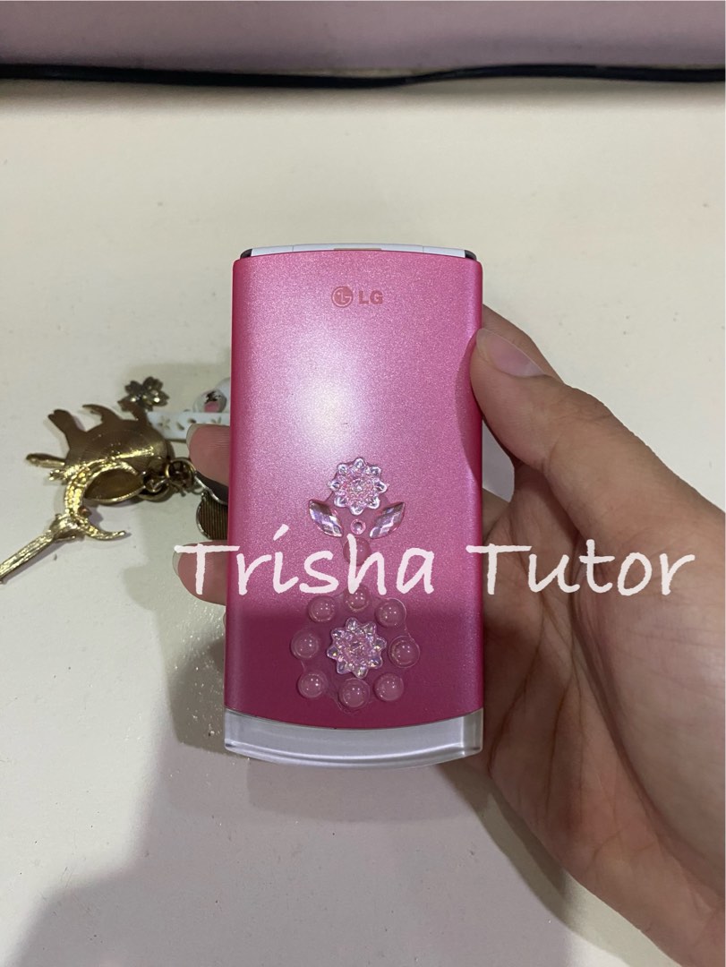 Pink LG GD580 Flip Phone, Mobile Phones & Gadgets, Mobile Phones, Android Phones, LG on Carousell