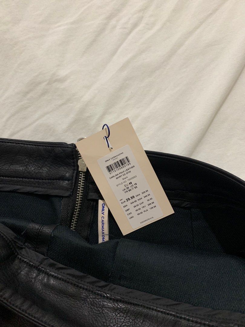 Plus size hotsell leather skirt 50