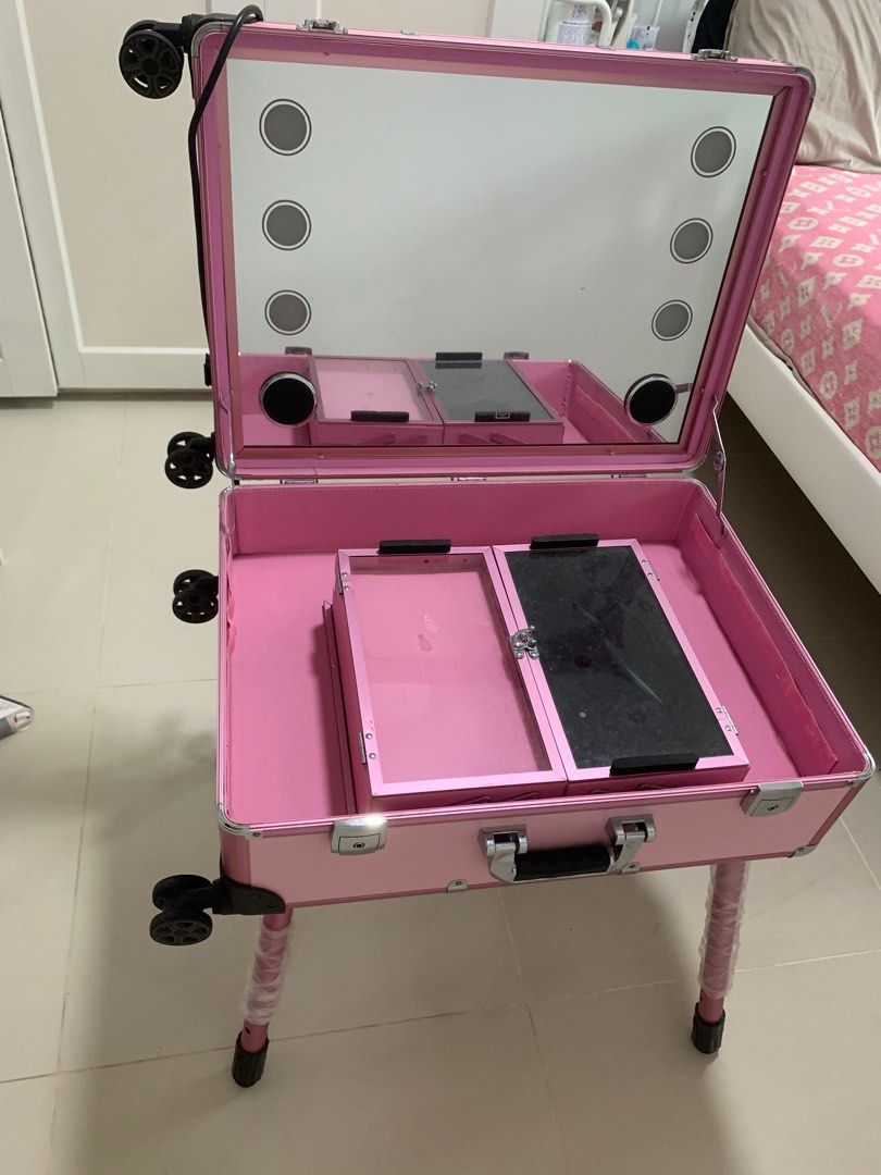 Suitcase store vanity table