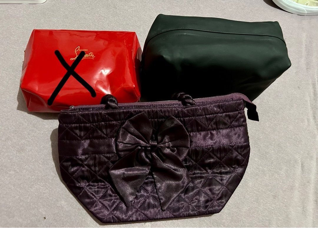 Preloved Naraya, make up bag (Category: Tote Bags) located in Marilao. Submitted by kurdapia (Listing ID 1249913280, Image 1). Description: Bundle price for make up bag (nice black color) plus Naraya bag medium CL pouch sold already separately .