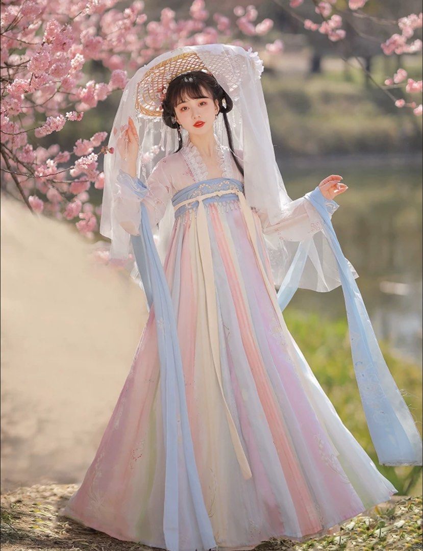 Hanfu Set Rainbow coloured Hanfu set with mock pearls in Tang style, Women's ...
