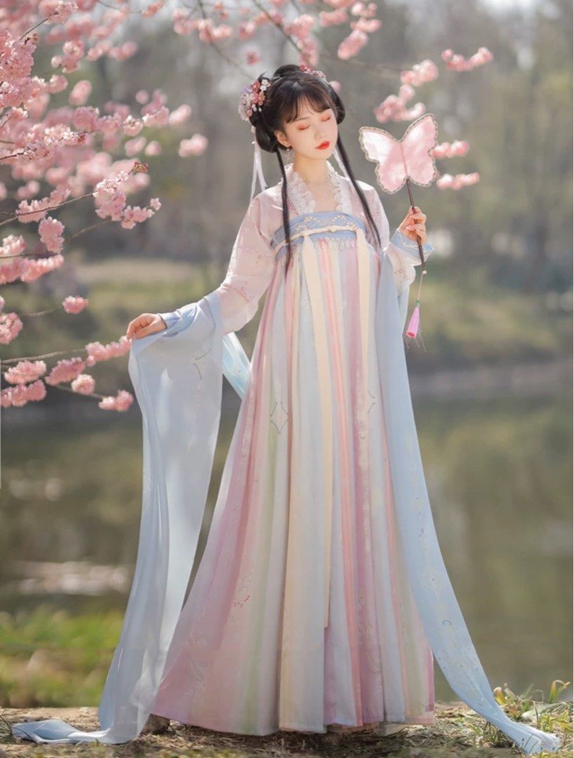Hanfu Set Rainbow coloured Hanfu set with mock pearls in Tang style, Women's ...