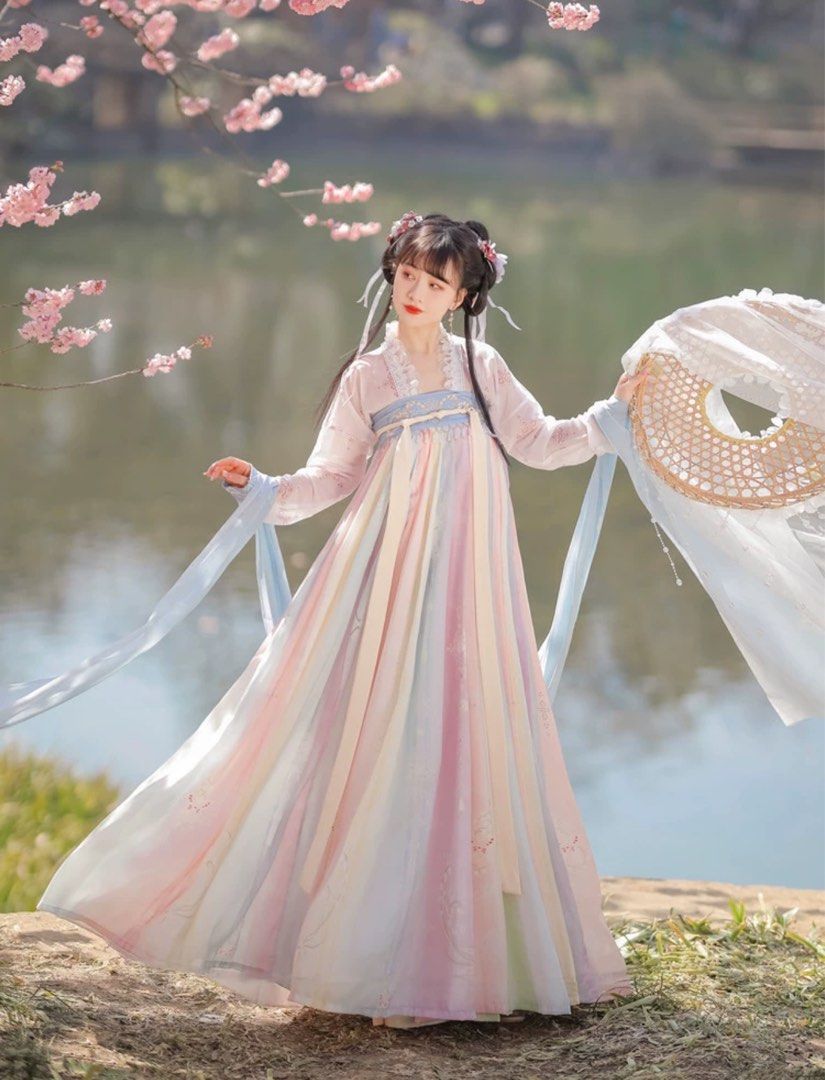 Hanfu Set Rainbow coloured Hanfu set with mock pearls in Tang style, Women's ...