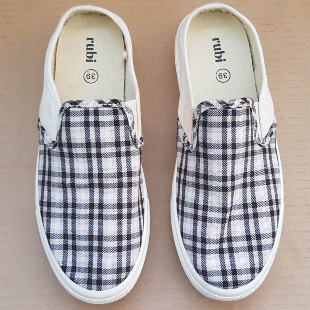 RUBI Designer Loafers Slip on shoes EU 39 US 8 Sliders Tartan Design Original Footwear Walk in Style Air Cooled Limited Edition Yuppie Lifestyle Cult Street Fashion Pop Culture. Model Travel Urban Liv...