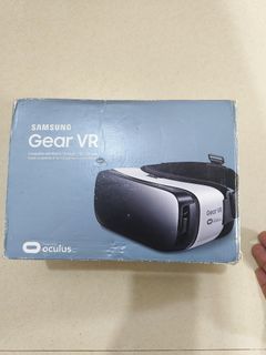 Samsung Gear VR by Oculus