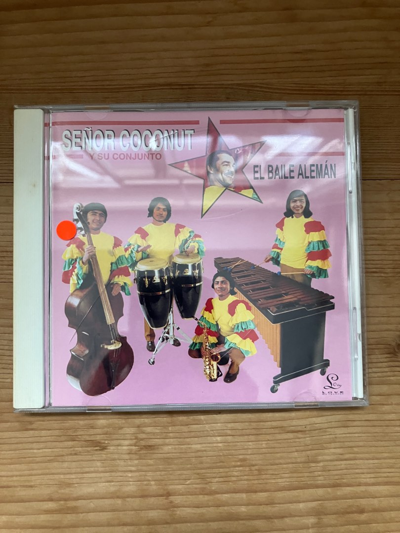 Senor coconut - el Baile aleman - cover kraftwerk 歌, 興趣及遊戲