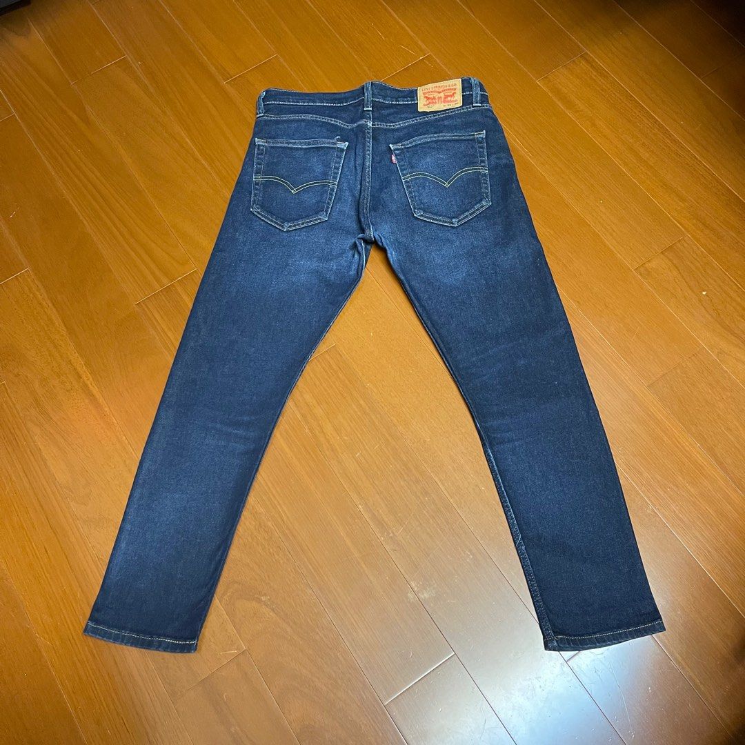 Levis sales 33 30