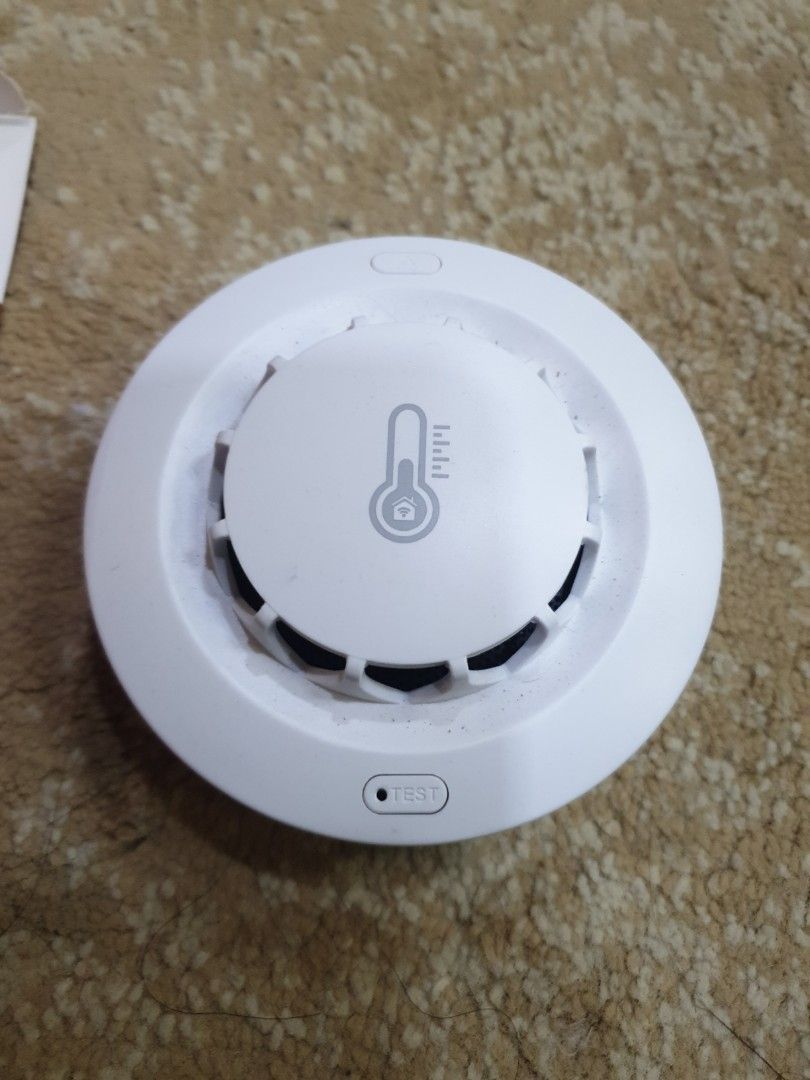 Smoke Detector: Honeywell Smart Wireless Smoke Detector