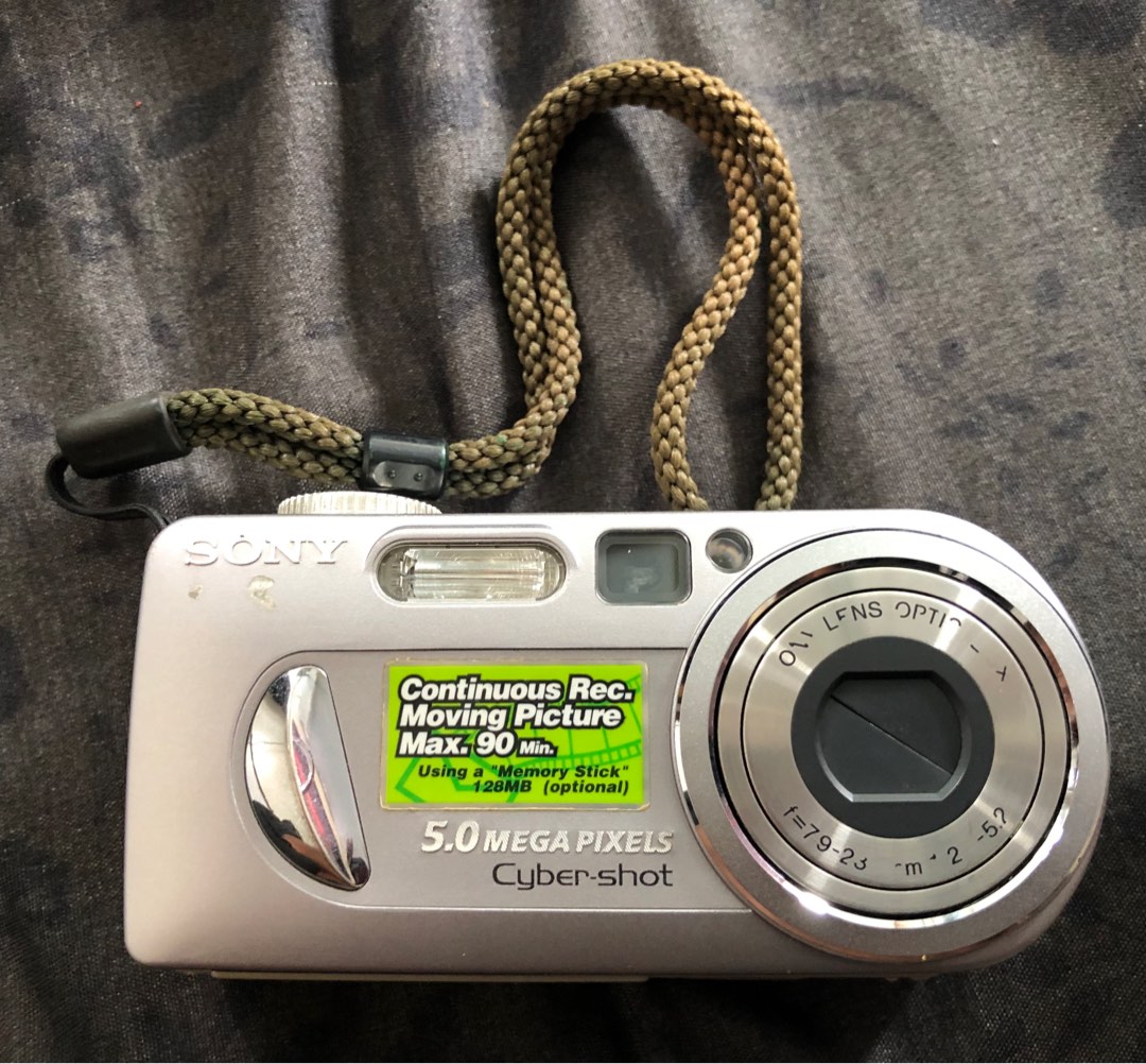 SONY CyberShot DSC-P10 Made in JAPAN, Photography, Cameras on