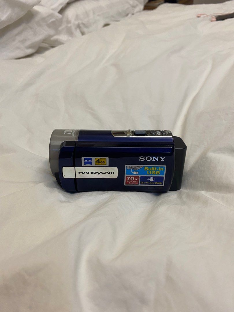 Sony handycam DCRSX65, Photography, Video Cameras on Carousell