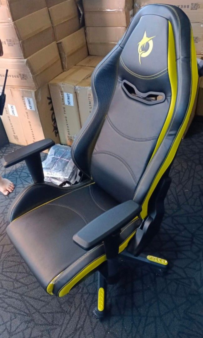 Alpha omega online gaming chair