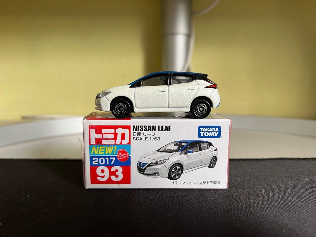 Nissan leaf tomica top