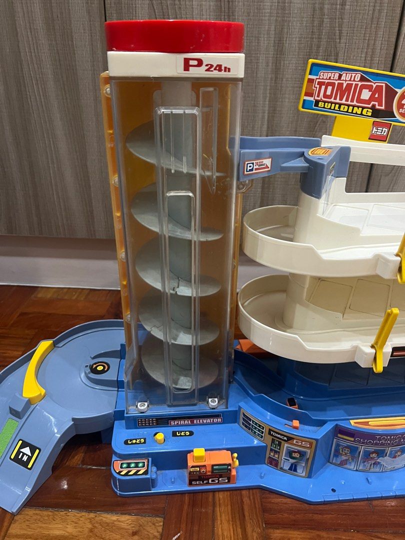 lot 4 Trains rails, garage Bâtiment RoutesTomica • EUR 80,00 lot 4 Trains rails, garage Bâtiment RoutesTomica • EUR 80,00