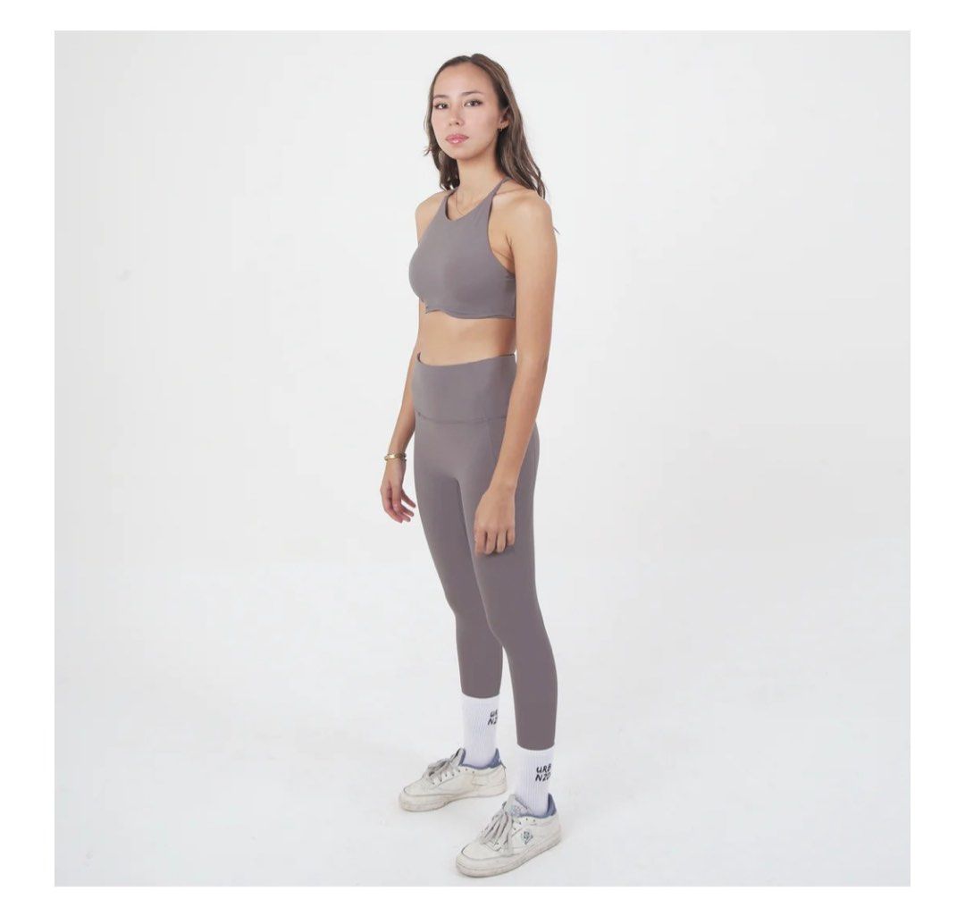 Cheak BaseFlex Flare Leggings XS (Puffy), Women's Fashion, Activewear on  Carousell