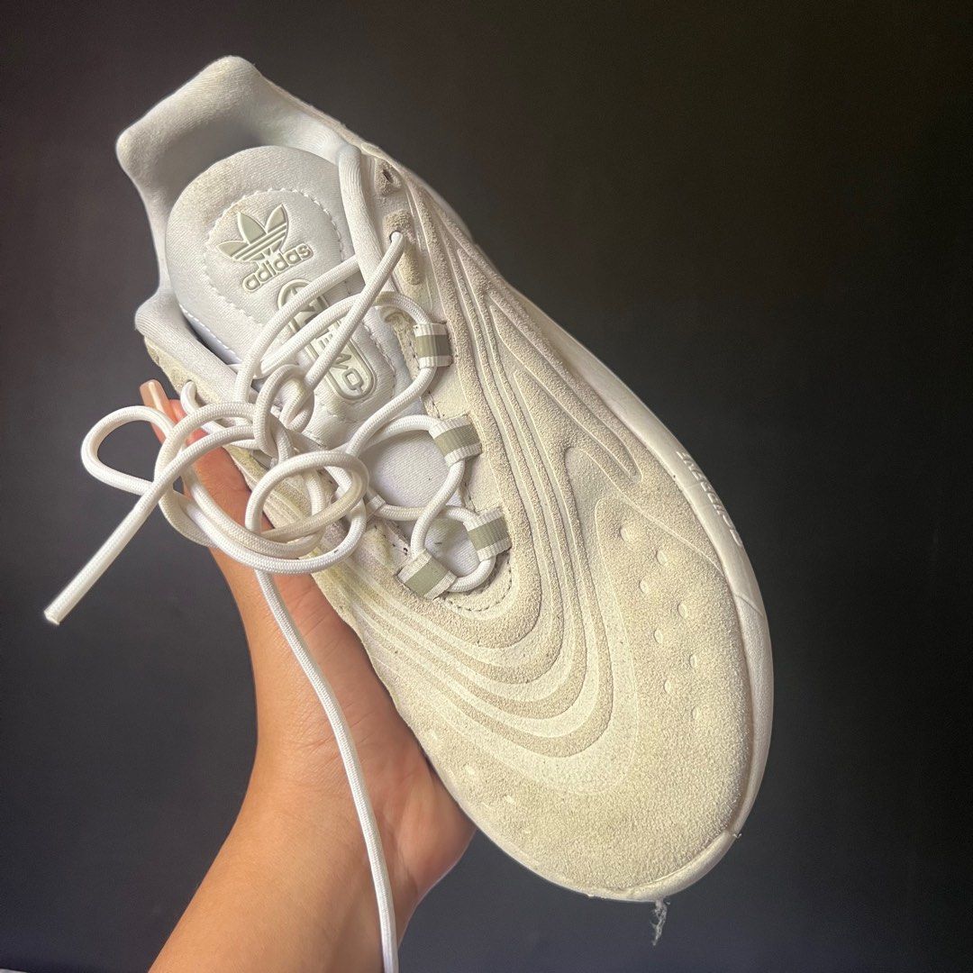 100% Original Adidas Ozelia Shoes (Category: Sneakers) located in Quezon City. Submitted by aedriannenicole (Listing ID 1274995247, Image 2). Description: Selling my personal preloved: OZELIA SHOES (SRP: ₱5,500) Selling for ₱2,300 (Negotiable) Size 5w (22cm) Used a few times No heel drags Issue: no box.