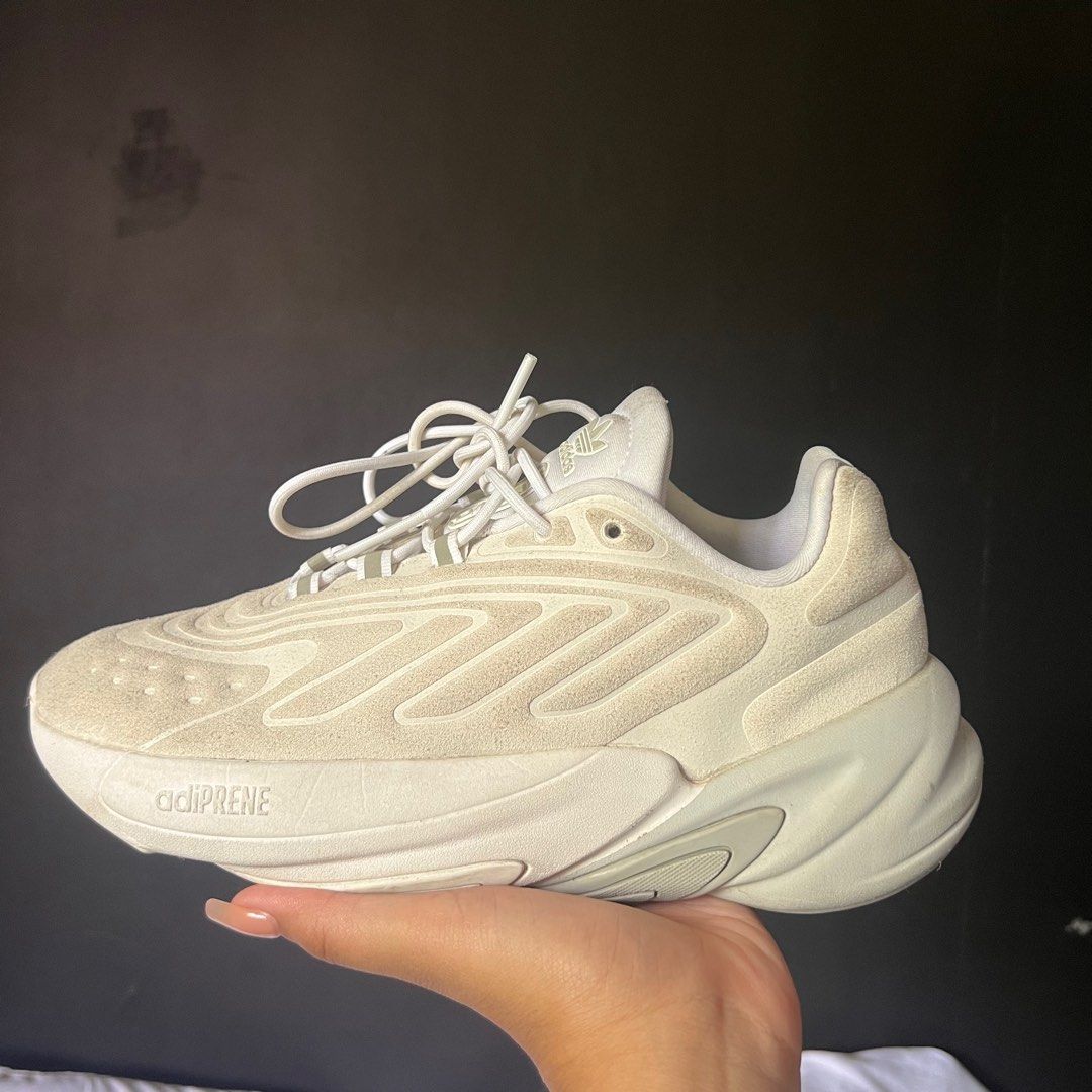 100% Original Adidas Ozelia Shoes (Category: Sneakers) located in Quezon City. Submitted by aedriannenicole (Listing ID 1274995247, Image 1). Description: Selling my personal preloved: OZELIA SHOES (SRP: ₱5,500) Selling for ₱2,300 (Negotiable) Size 5w (22cm) Used a few times No heel drags Issue: no box.