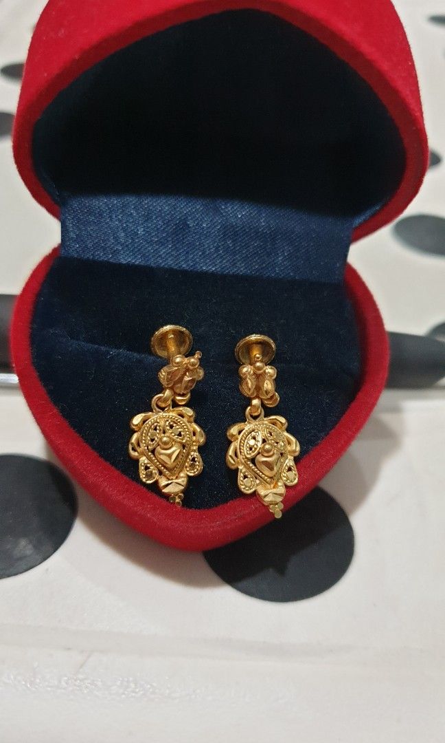 Gold earring new outlet collection