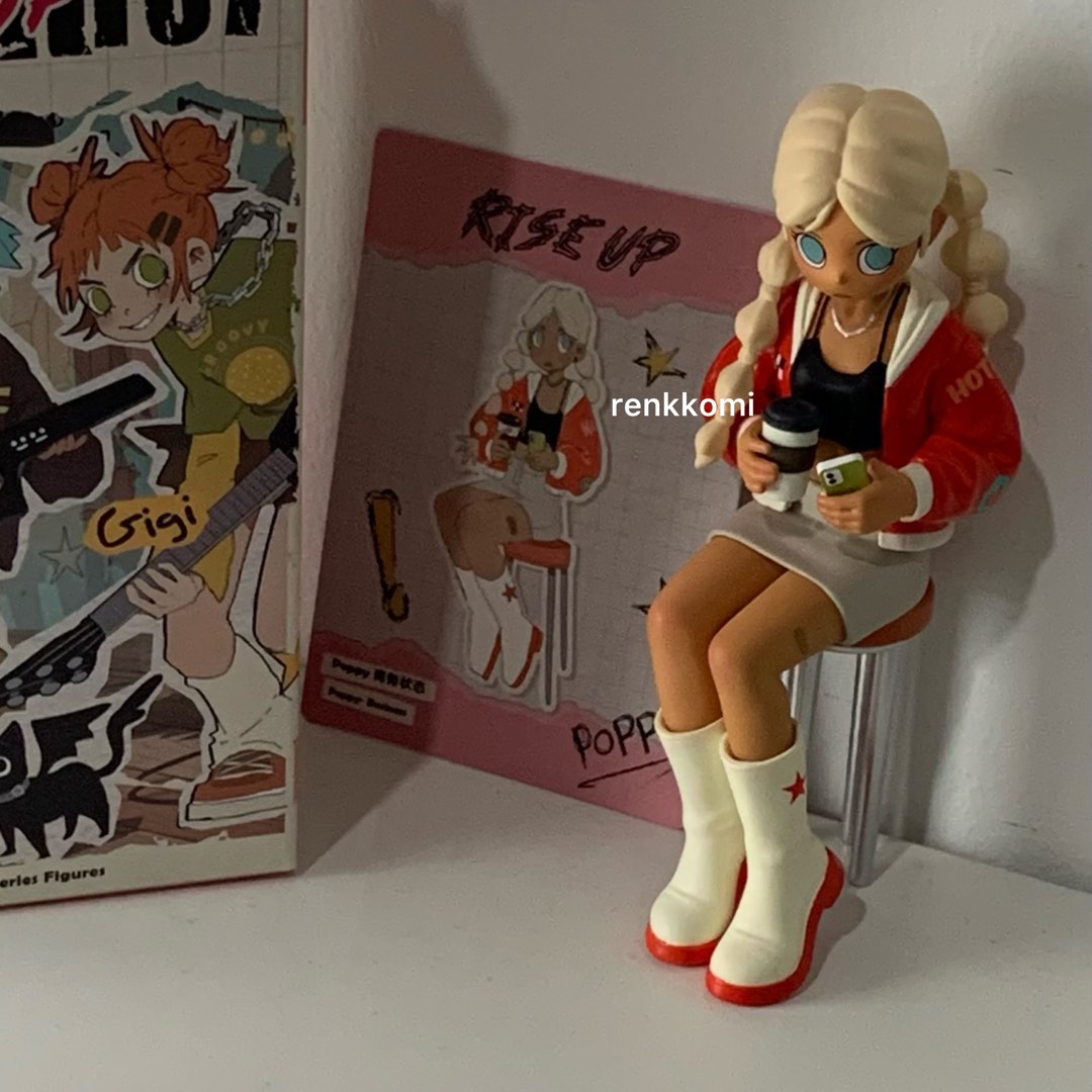 wts ] poppy business peach riot rise up series figurine pop mart original 