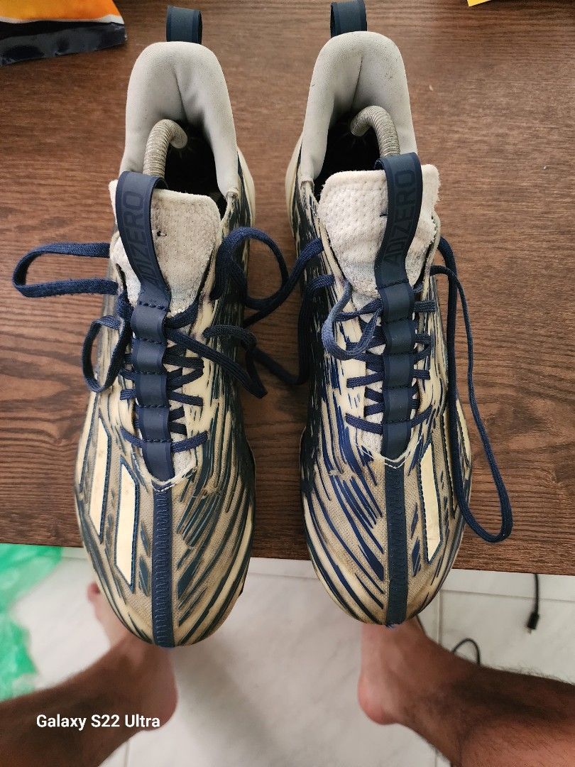 Us 10.5 adidas 2025