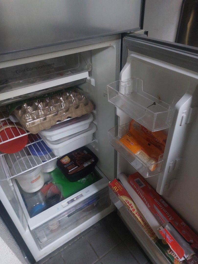 American Home 2 door refrigerator, TV & Home Appliances, Kitchen