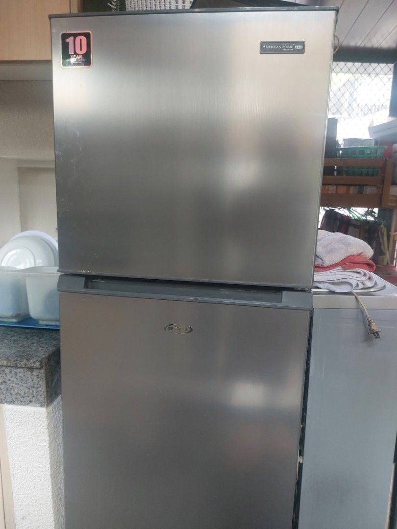 American Home 2 door refrigerator, TV & Home Appliances, Kitchen