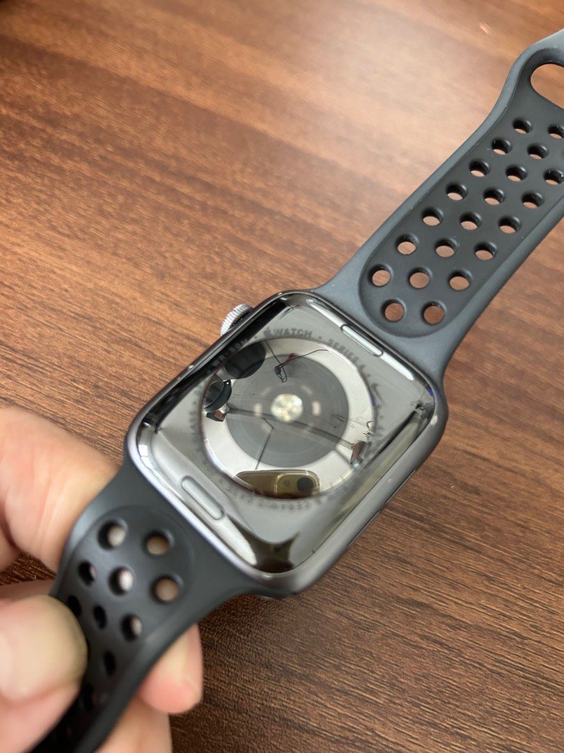 Apple Watch Nike edition SE gen 1 Mobile Phones Gadgets