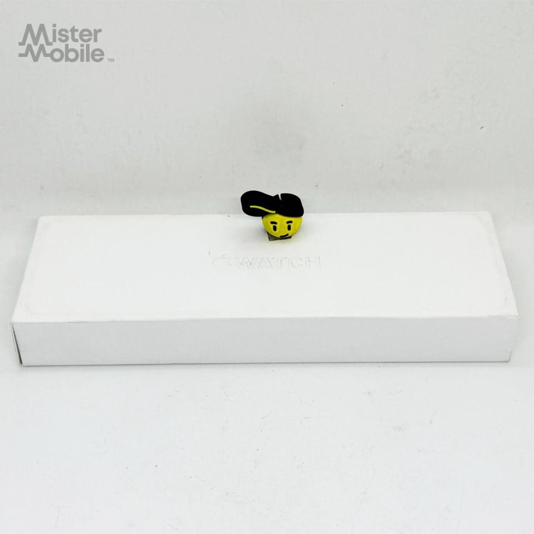 Apple Watch Series 9 (41mm) in Midnight Alum -- Midnight Band - M / L
