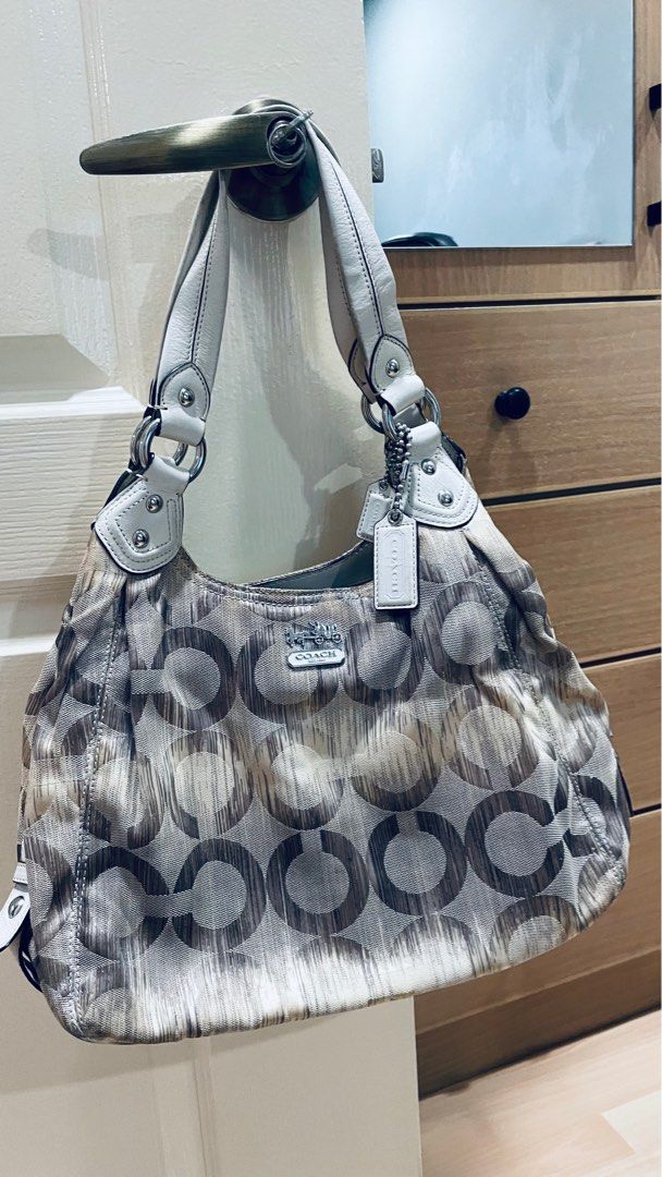 Authentic Coach Madison Maggie shoulder bag Women s Fashion Bags